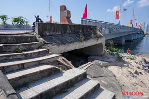 Cận cảnh cầu Trần Phú ở Nha Trang xuống cấp