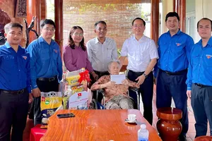 Thế hệ trẻ TPHCM tri ân người có công và giáo dục truyền thống cách mạng