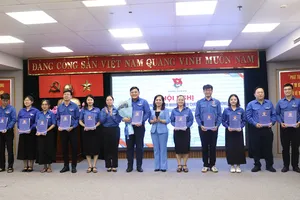 Đoàn phường Xuân Hòa (TPHCM) thực hiện phong trào “Bình dân học vụ số”