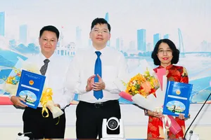 UBND TPHCM trao quyết định điều động, bổ nhiệm nhiều cán bộ