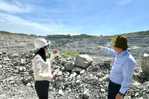 Ban Kinh tế - Ngân sách HĐND TPHCM khảo sát tình hình khai thác vật liệu xây dựng 