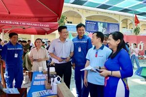 Phường An Thới Đông: Người dân vùng ven biển nhộn nhịp với các gian hàng chuyển đổi số