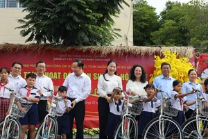 “Xuân sẻ chia” về với xã đảo Thạnh An 