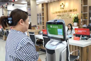 Bộ phận một cửa phường Bình Thới đưa vào sử dụng Robot AI đa năng