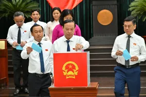 Đồng chí Trương Minh Huy Vũ được giới thiệu bầu giữ chức Phó Chủ tịch UBND TPHCM
