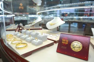 Giá vàng trong nước giảm 2,5 triệu đồng/lượng