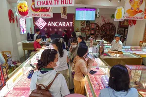 Sáng 2-4: Giá vàng giảm 1,2 triệu đồng/lượng