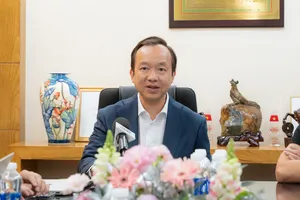 Ông Phan Quốc Công, Tổng Giám đốc PNJ trao đổi với báo chí trưa 21-7