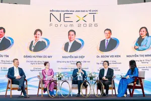 Lãnh đạo các doanh nghiệp tham gia buổi tọa đàm trong khuôn khổ Diễn đàn. Ảnh: NHUNG NGUYỄN