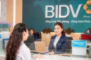 Giao dịch tại BIDV. Ảnh: NHUNG NGUYỄN