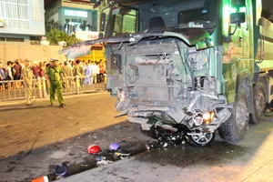 Hiện trường vụ tai nạn khiến 6 người thương vong. Ảnh: CHÍ THẠCH