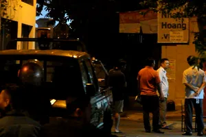 Truy bắt hung thủ dùng súng bắn nam thanh niên gục trước nhà