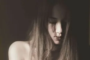 Chị Phượng đứng ra tố cáo hoạ sĩ nổi tiếng hiếp dâm mình.