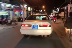 “Ly kỳ” chuyện truy tìm tài xế xe biển xanh 80B hú còi ưu tiên inh ỏi trên đường phố 