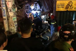 Lực lượng chức năng tại hiện trường.