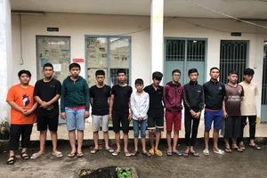 Nhóm đối tượng tại công an.