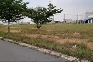 UBND quận Bình Tân khuyến cáo người dân cảnh giác với những lời rao bán đất nền, nhà ở giá rẻ trên địa bàn. 