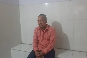 Đăng tại cơ quan công an. Ảnh: CHÍ THẠCH 