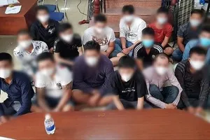 Nhóm đối tượng tại cơ quan công an