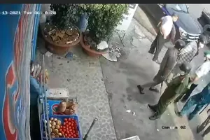 Hình ảnh cắt từ clip vụ việc