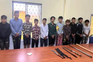 Nhóm đối tượng tại cơ quan công an. Ảnh: L.T.