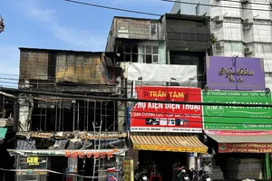 Công an phong tỏa hiện trường chiều 5-4. Ảnh: CHÍ THẠCH