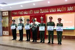 Công an TPHCM khen thưởng các đơn vị có thành tích xuất sắc trong dịp tết 2024