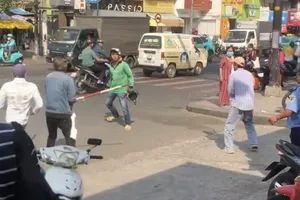 Hình ảnh vụ việc cắt từ clip 