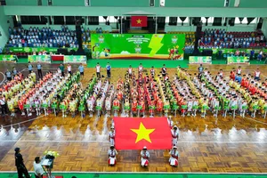 Quang cảnh lễ khai mạc giải thể thao học sinh TPHCM môn Bóng rổ – Cúp Kun Siêu Phàm