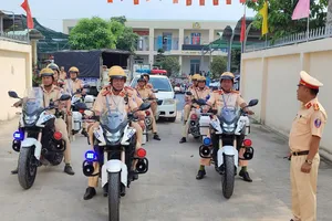 CSGT TPHCM đồng loạt ra quân, đảm bảo an toàn cho người dân về quê nghỉ lễ