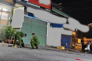 Công an khám nghiệm hiện trường