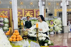 Nhiều đoàn đại biểu viếng phu nhân cố Thủ tướng Võ Văn Kiệt