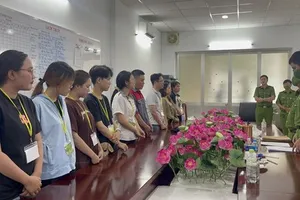 Lật tẩy chiêu trò "rút tiền mặt" thẻ tín dụng, chiếm đoạt tiền tỷ 