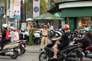 CSGT TPHCM điều tiết giao thông ở khu vực trung tâm 