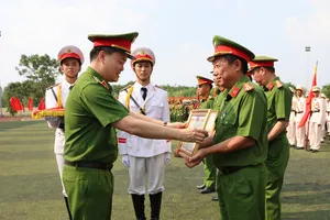 Khen thưởng 2.749 cá nhân, tập thể xuất sắc trong công tác diễu binh, diễu hành 