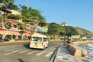 Sau khi sơ cứu nạn nhân được đưa vào bệnh viện để tiếp tục cấp cứu