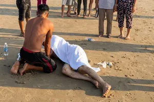 Cứu sống 2 du khách đuối nước tại Bãi Sau - Vũng Tàu