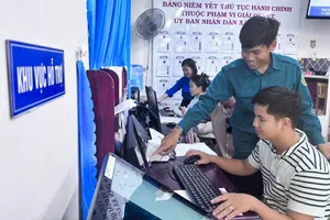 Xã Long Hải khuyến khích người dân thực hiện thủ tục hành chính trực tuyến