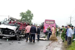 Hiện trường vụ tai nạn làm 6 người chết tại Tây Ninh