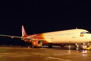 Một máy bay từ Đà Nẵng đi Hải Phòng bị bong tấm ốp