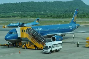 Sân bay Phú Quốc: Nhiều chuyến bay tạm dừng khai thác, 1.000 khách bị trễ chuyến