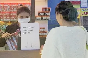 Đơn vị bán 35.000 đồng/khẩu trang tại Nội Bài đã phát miễn phí cho hành khách