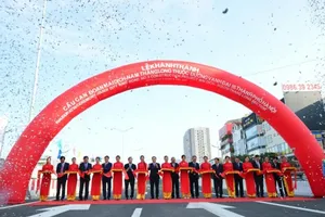 Hà Nội thông xe cầu cạn Mai Dịch - Nam Thăng Long 