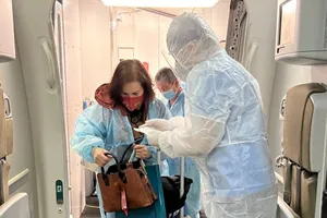 Hành khách lên chuyến bay thẳng từ Mỹ về Việt Nam