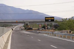 Tuyến đường cao tốc Bắc - Nam phía Đông sẽ có 8 trạm dừng nghỉ tạm trong dịp Tết Nguyên đán