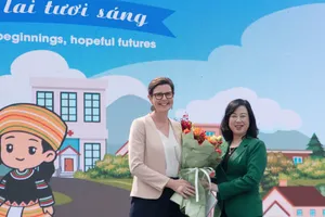 Bộ trưởng Bộ Y tế Đào Hồng Lan và Trưởng đại diện Tổ chức Y tế Thế giới tại Việt Nam Angela Pratt tại lễ mít tinh