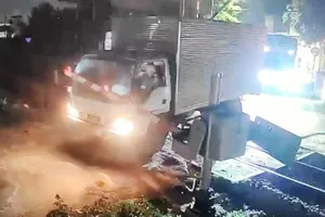 Quý 1-2025: Xảy ra 116 vụ ô tô cố tình vượt đường ngang khi tàu sắp đến