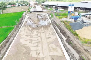 Nhiều dự án đường bộ cao tốc có nguy cơ chậm tiến độ do mùa mưa đến sớm và kéo dài