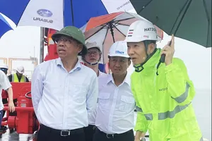 Thứ trưởng Bộ Xây dựng Nguyễn Xuân Sang kiểm tra công tác ứng phó sự cố, thiên tai và tìm kiếm cứu nạn tại Quảng Ninh