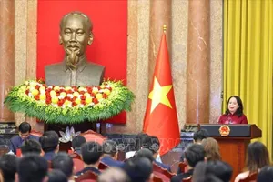 Phó Chủ tịch nước Võ Thị Ánh Xuân gặp mặt đại biểu tham gia Diễn đàn Trí thức trẻ Việt Nam toàn cầu lần thứ VI. Ảnh: TTXVN